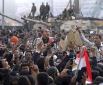 Egyptians extend protest, say army not doing enough