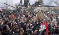 Egyptians extend protest, say army not doing enough